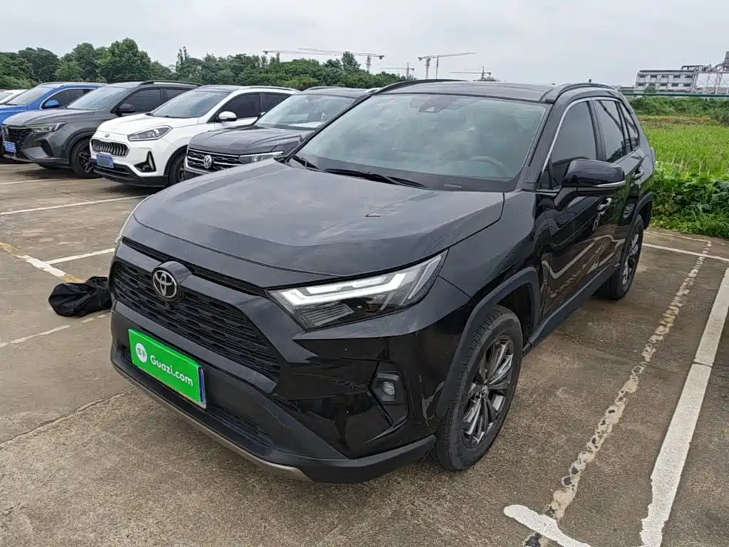 Toyota RAV4 2023 2.0L CVT Plus