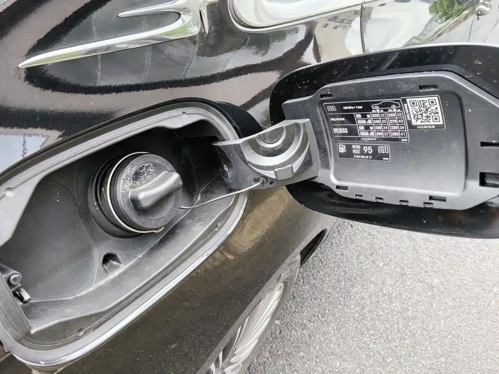 Mercedes-Benz E-Class — миниатюра 15