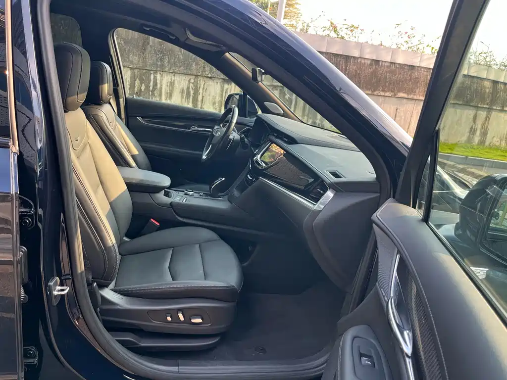 Cadillac XT6 — миниатюра 12