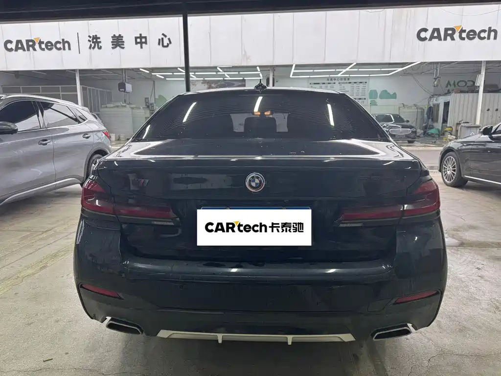 BMW 5 Series — миниатюра 9