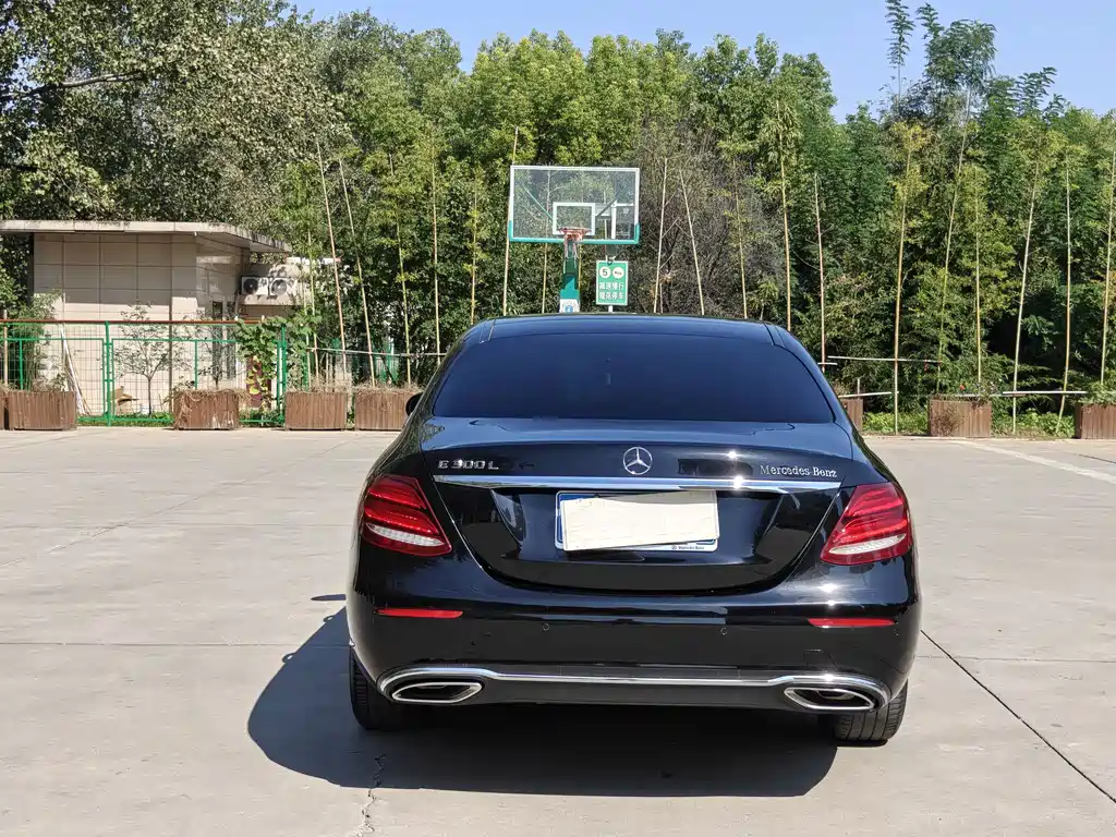 Mercedes-Benz E-Class — миниатюра 15