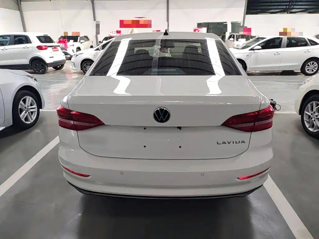 Volkswagen Lavida — миниатюра 6