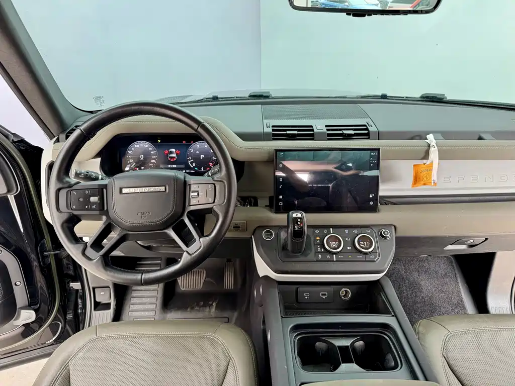 Land Rover Defender — миниатюра 17