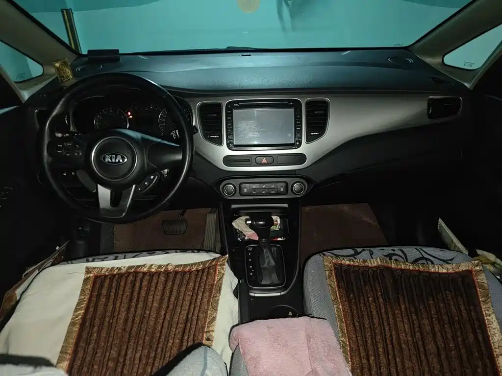 Kia Carens — миниатюра 10
