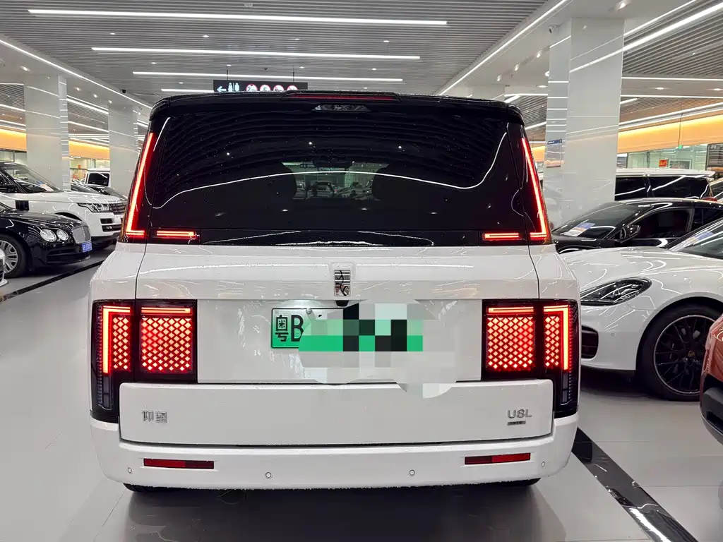 Yangwang U8 L