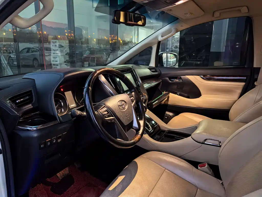 Toyota Alphard 2018 3.5L Luxury