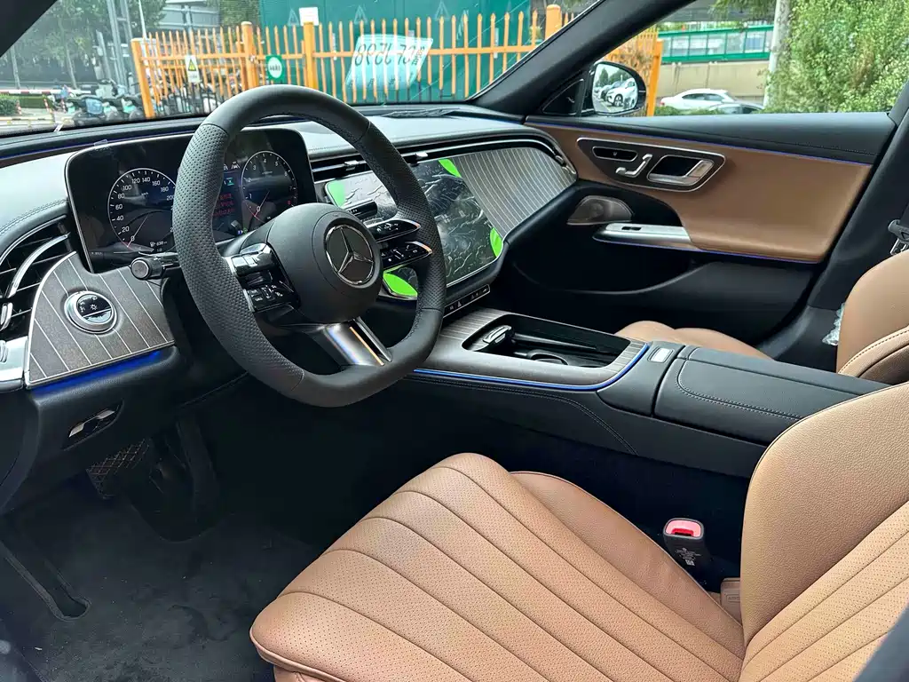 Mercedes-Benz E-Class — миниатюра 8