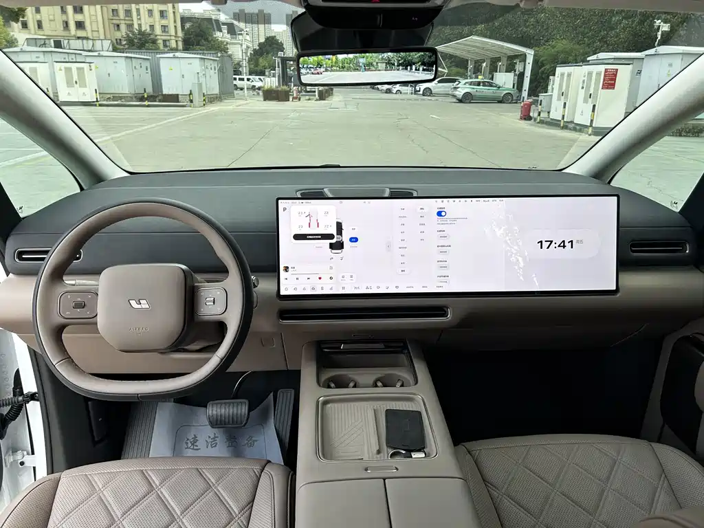 Li Auto Li MEGA — миниатюра 19