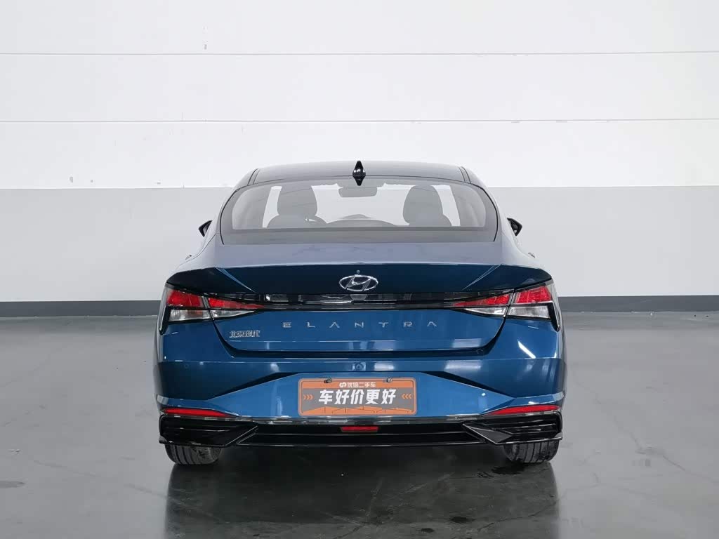 Hyundai Elantra 1.5 л 2021 г. Голубой, пробег 45199 км