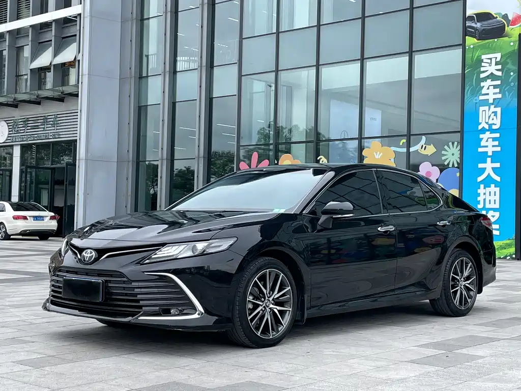 TOYOTA CAMRY