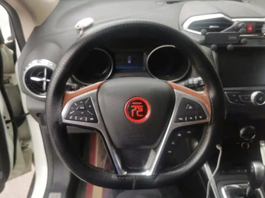 BYD Yuan — миниатюра 14