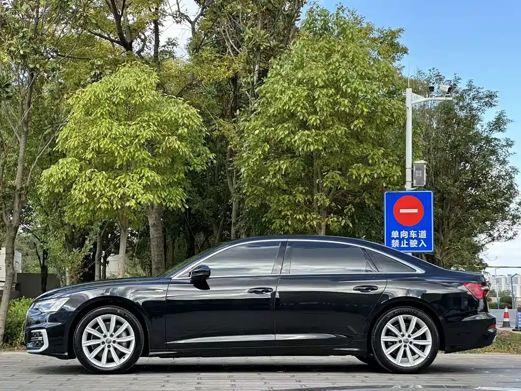 Audi A6L — миниатюра 10