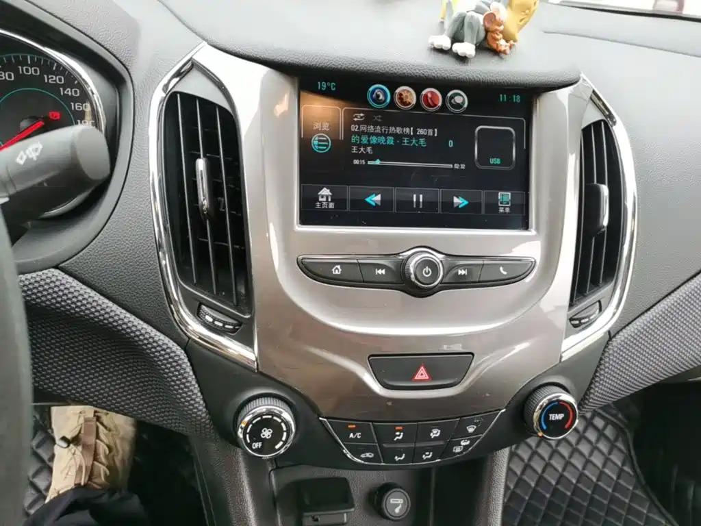 Chevrolet Cruze — миниатюра 13