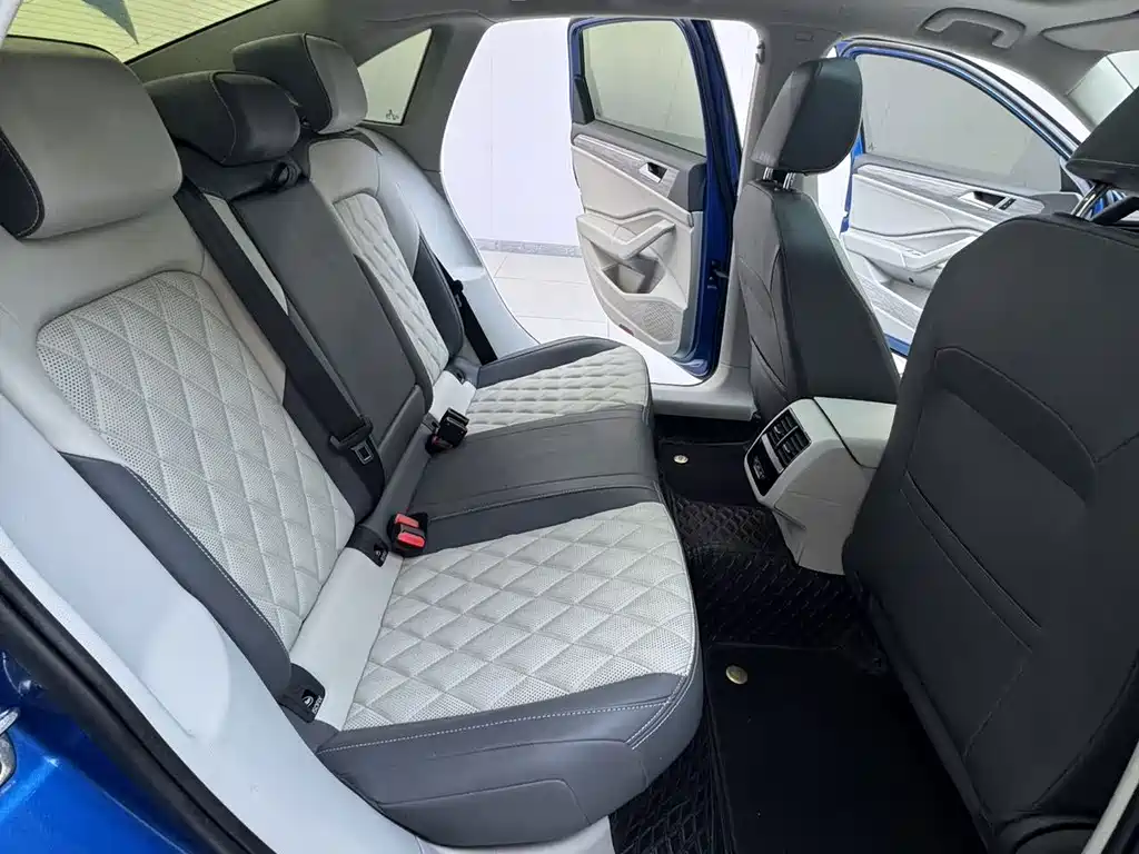 Volkswagen Sagitar — миниатюра 9
