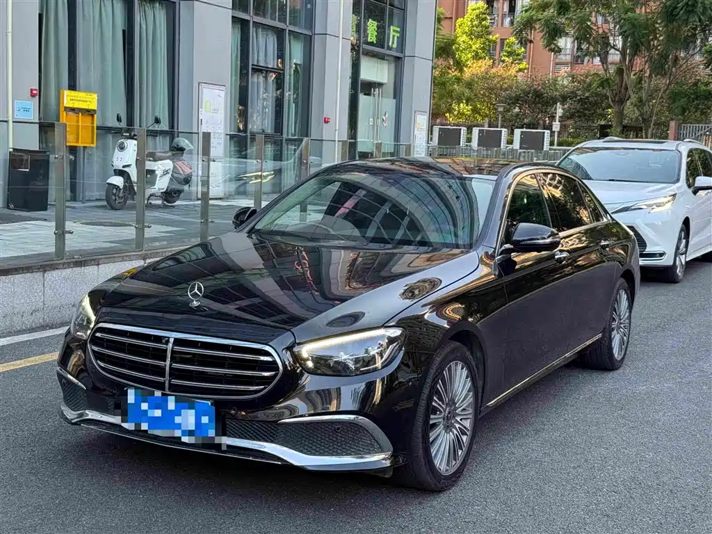 Mercedes-Benz E-Class — миниатюра 2