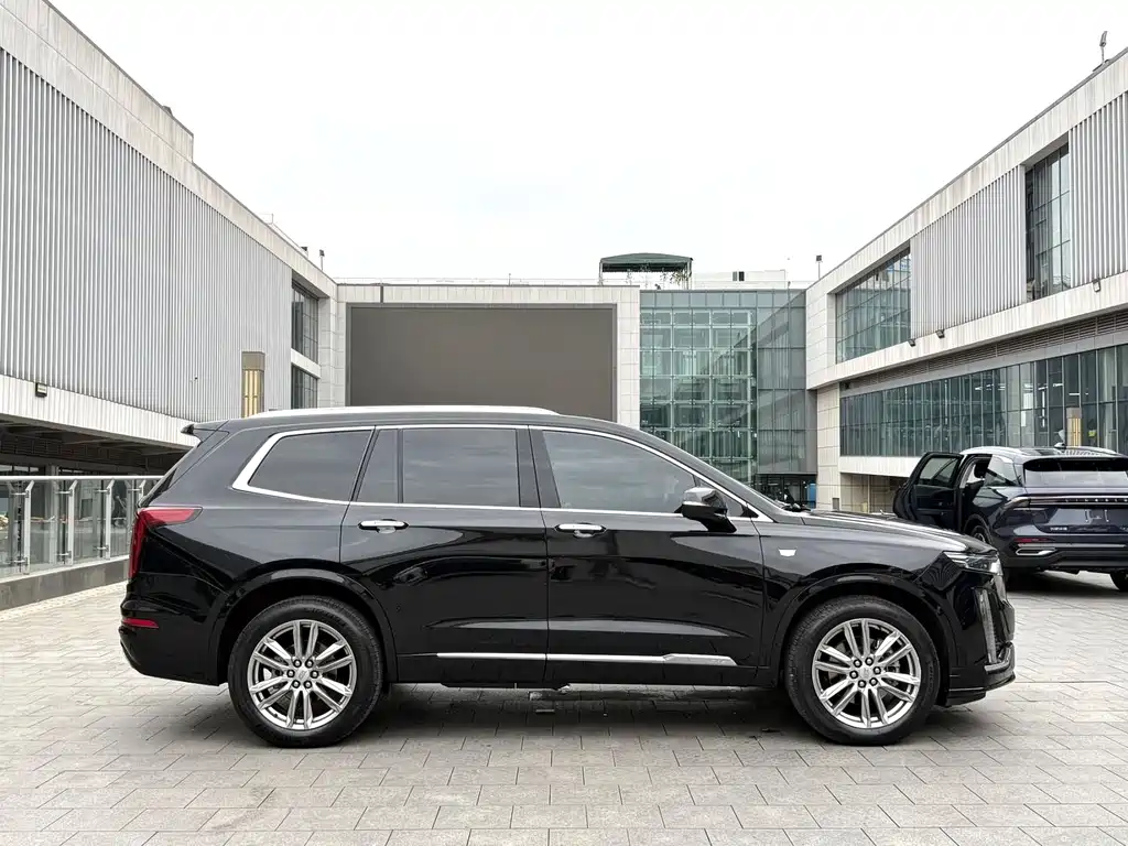 Cadillac XT6 2021 28T мест Luxury
