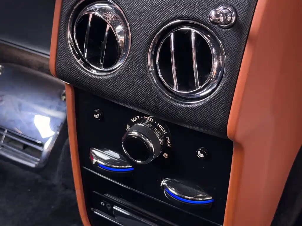 Rolls-Royce Cullinan — миниатюра 34