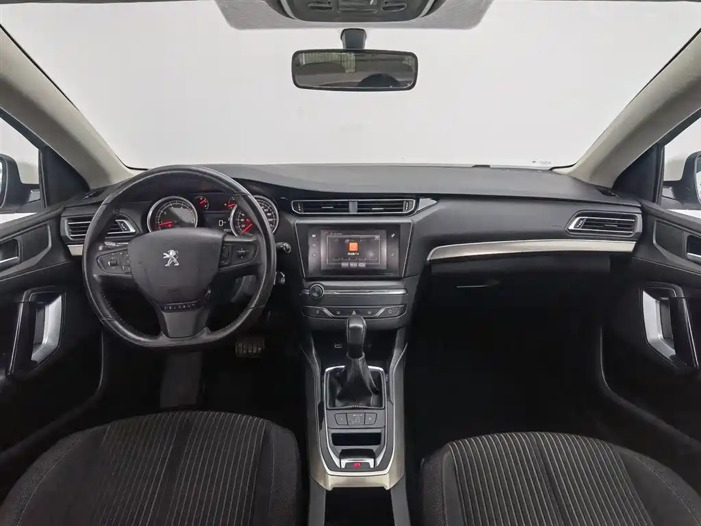 Peugeot 408 2014 1.8L AT Luxury