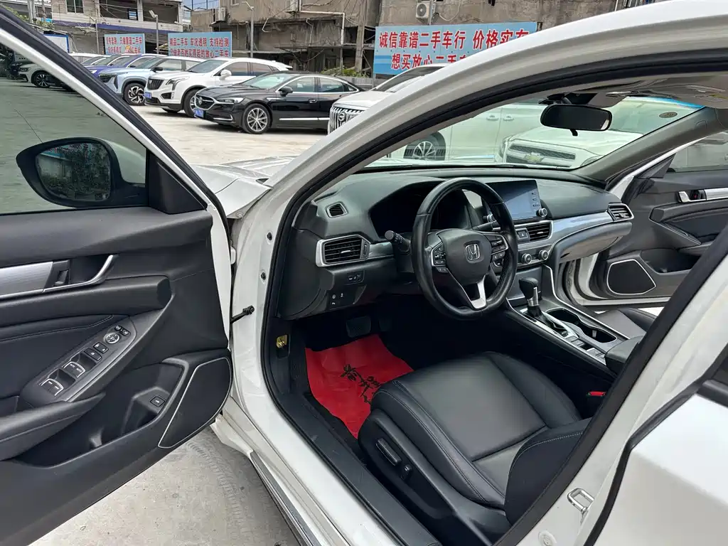 Honda Accord 2018 260TURBO Luxury VI