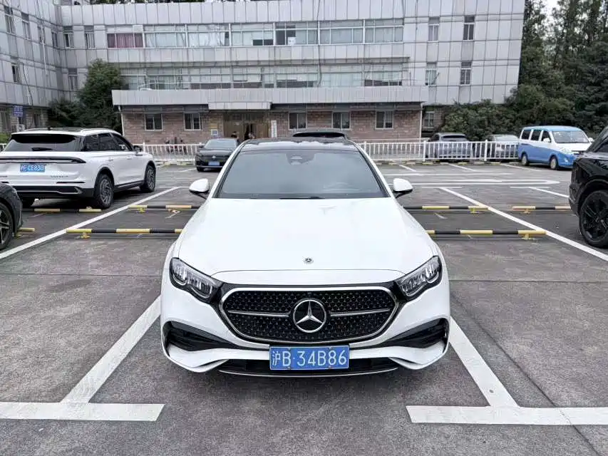 Mercedes-Benz E-Class — миниатюра 2