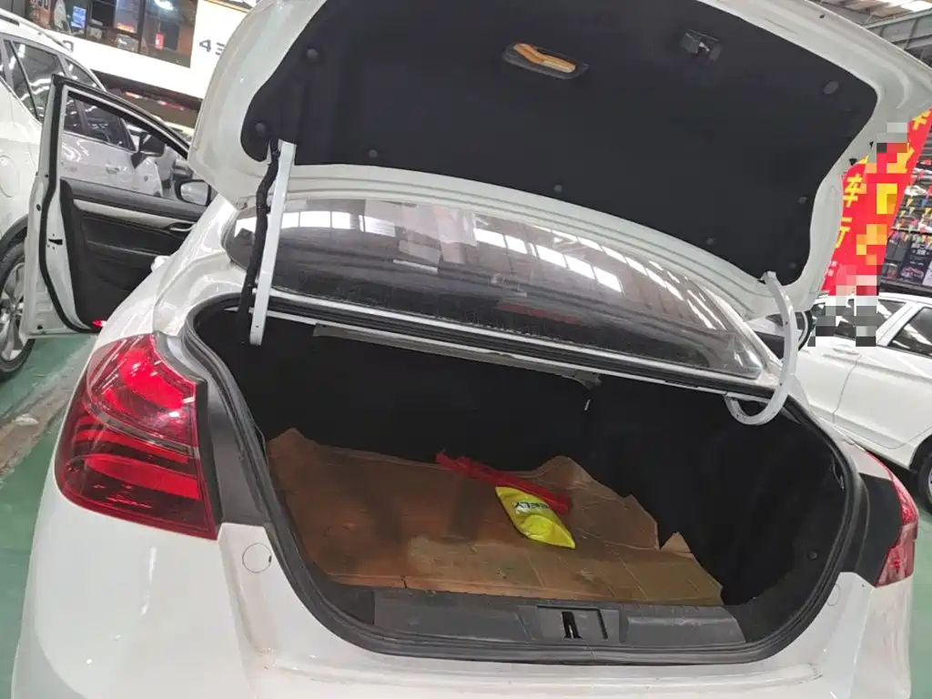 Geely Emgrand — миниатюра 19