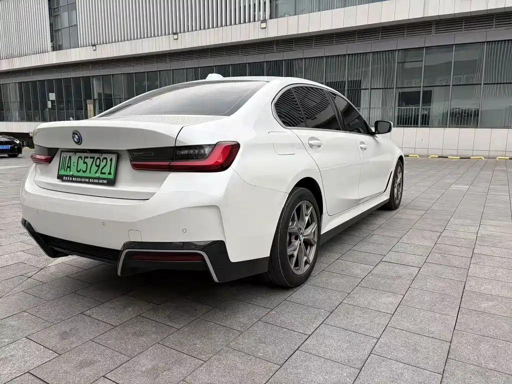 BMW i3 — миниатюра 10