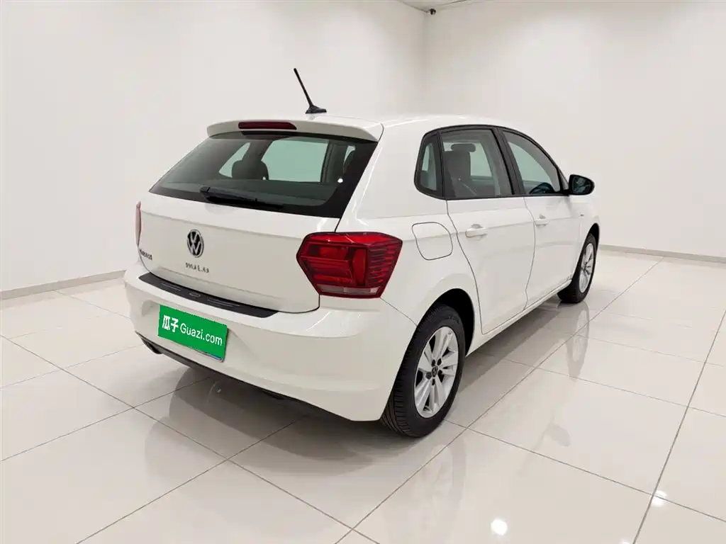 Volkswagen Polo - фото 7