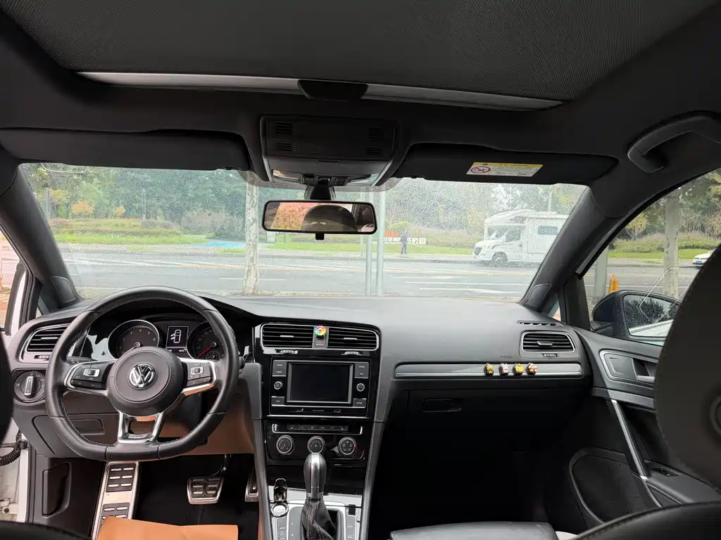 Volkswagen Golf — миниатюра 11