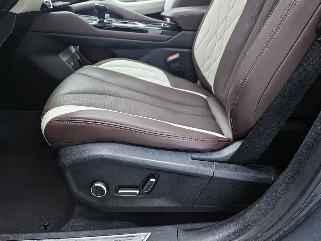 Geely Xingyue L — миниатюра 20
