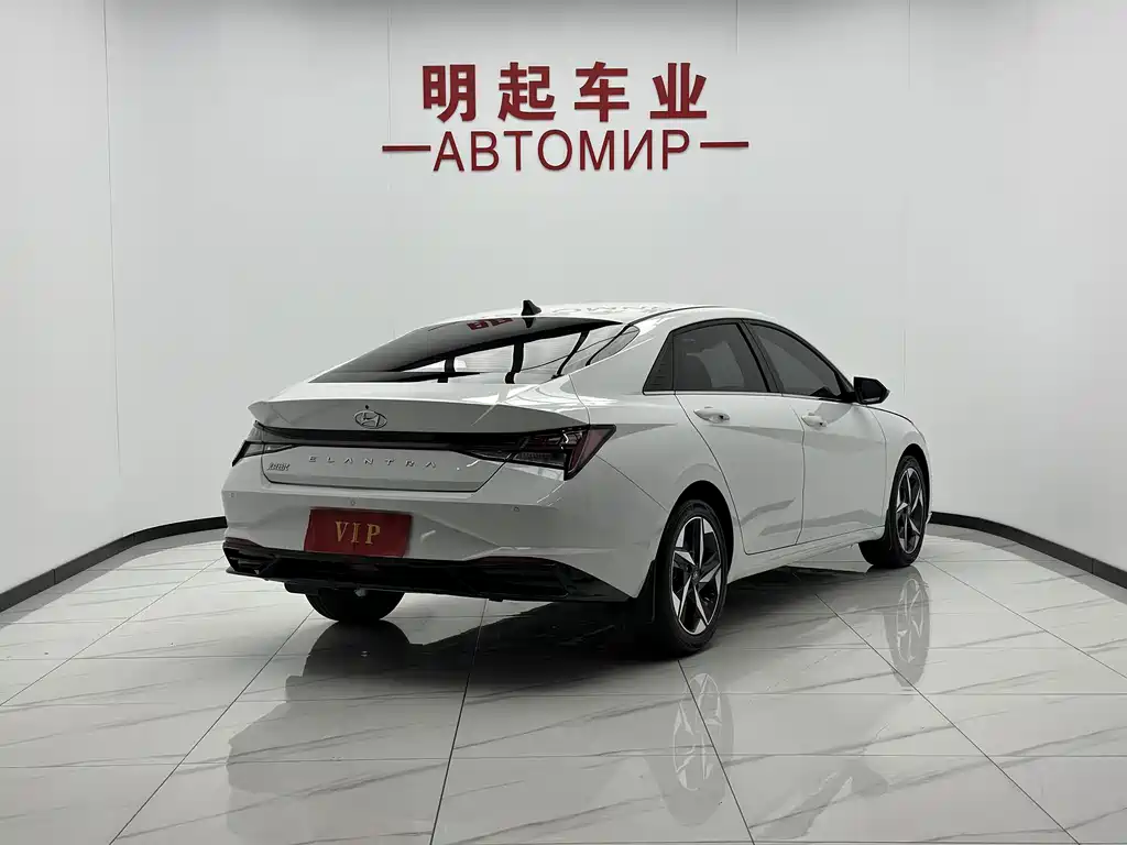 Hyundai Elantra — миниатюра 8