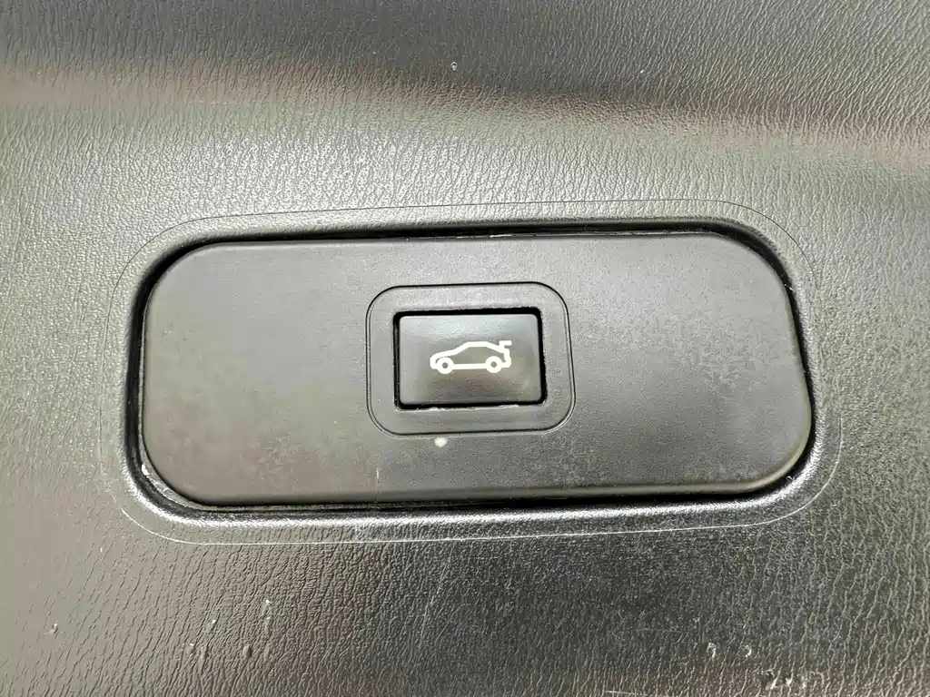 Nissan Patrol — миниатюра 13