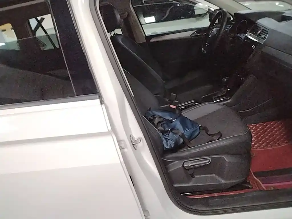 Volkswagen Tiguan L — миниатюра 25