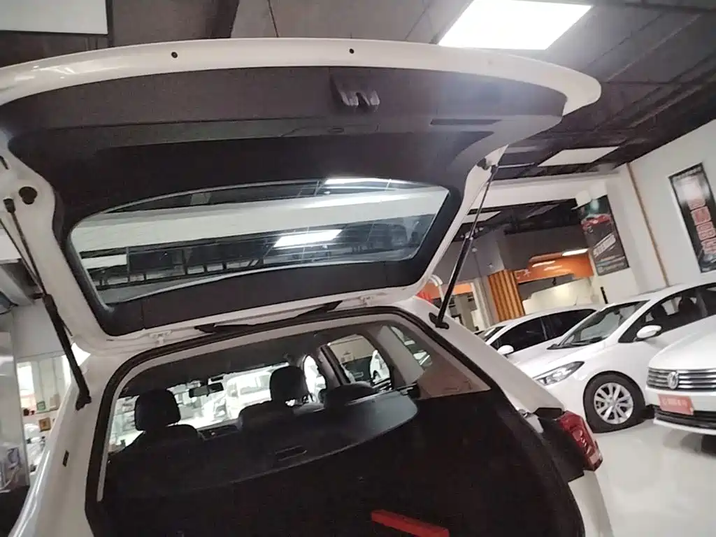 Volkswagen Tiguan L — миниатюра 19