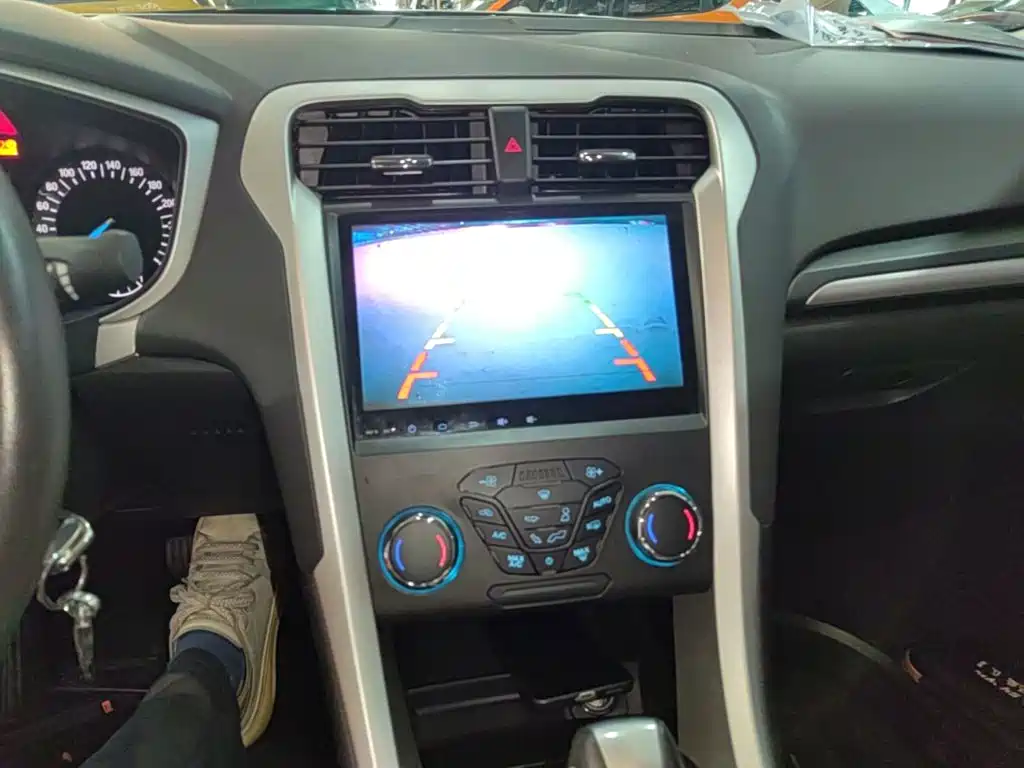 Ford Mondeo — миниатюра 13
