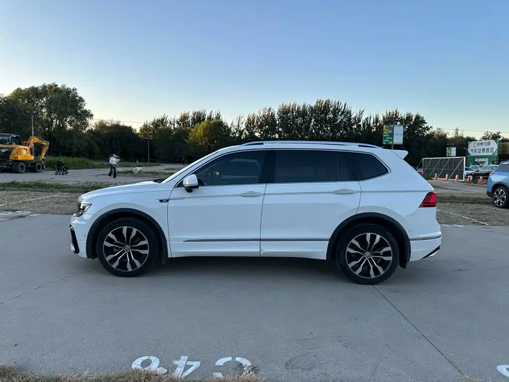 Volkswagen Tiguan L — миниатюра 7