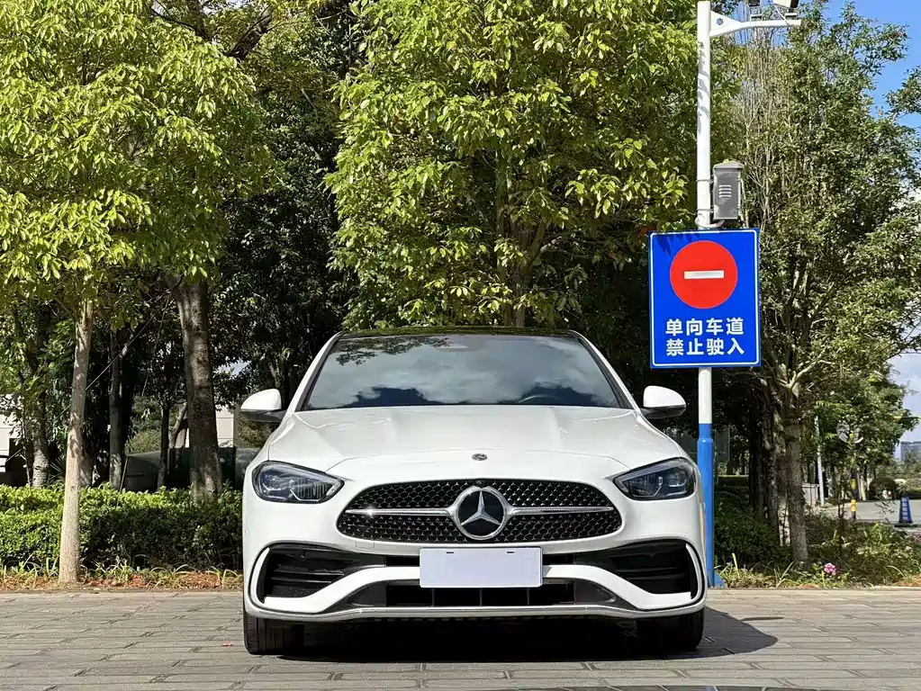 Mercedes-Benz C-Class — миниатюра 2