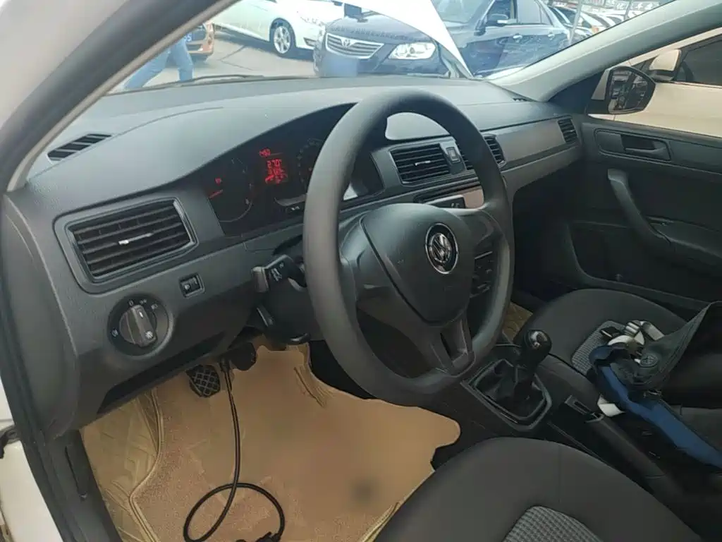 Volkswagen Santana — миниатюра 10