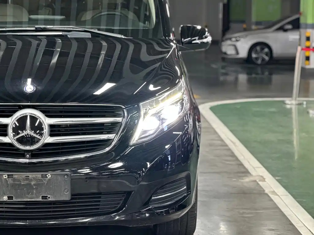 Mercedes-Benz V-Class — миниатюра 7