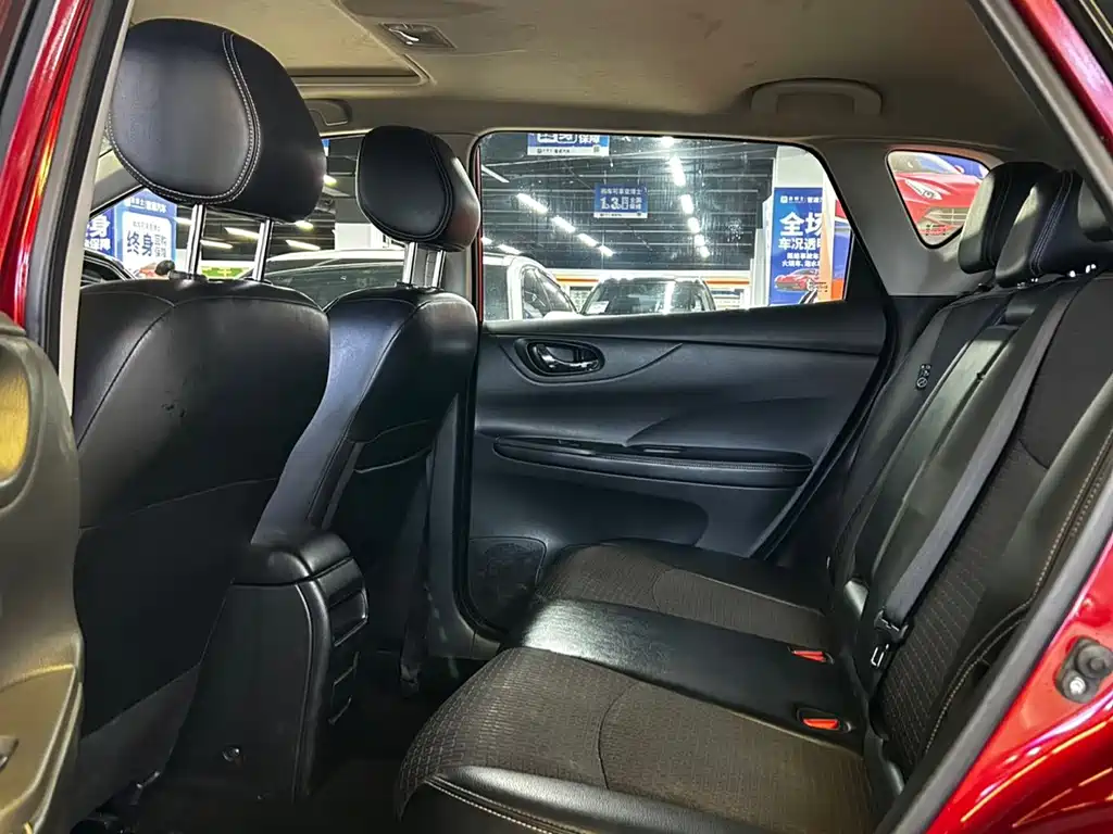Nissan Tiida — миниатюра 9