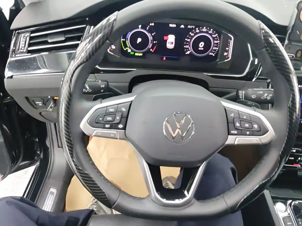 Volkswagen Magotan PHEV — миниатюра 11