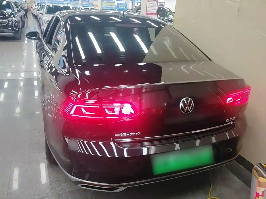 Volkswagen Magotan PHEV — миниатюра 6
