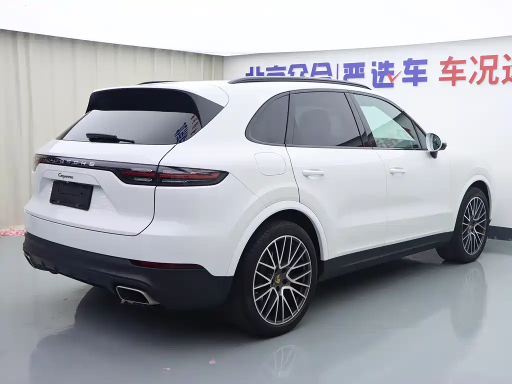 Porsche Cayenne — миниатюра 26