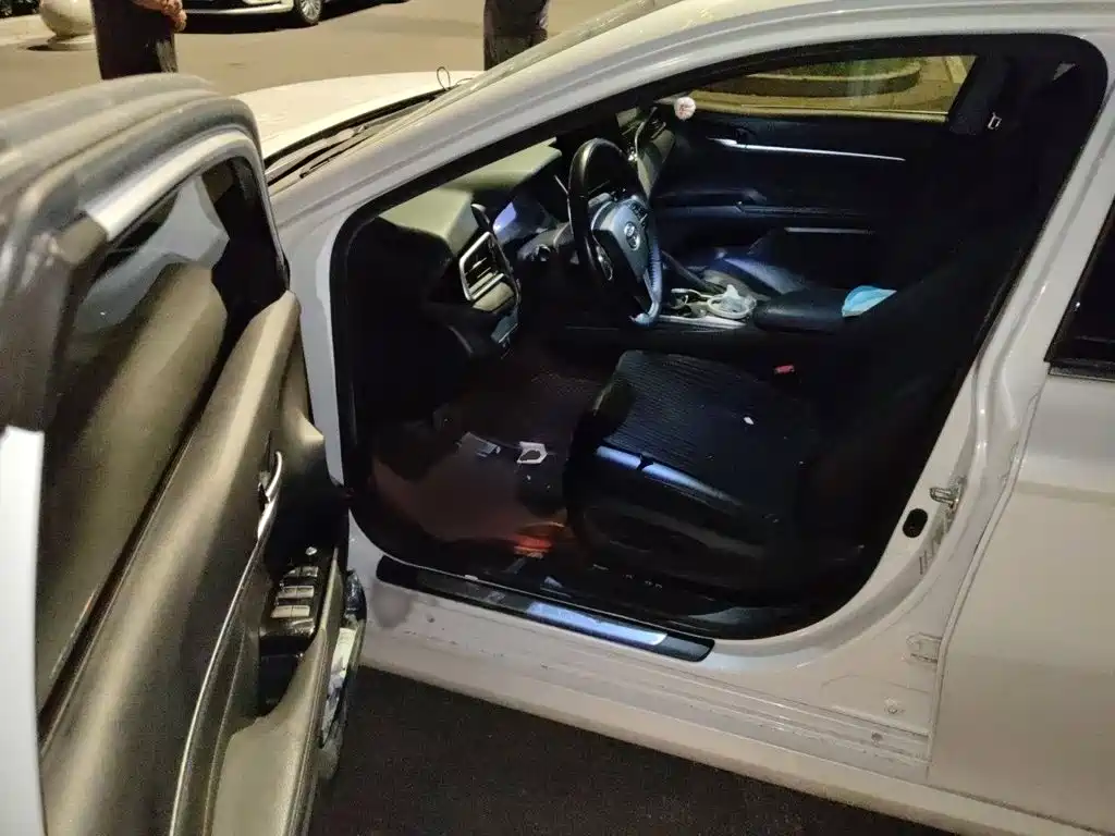 Toyota Camry — миниатюра 14