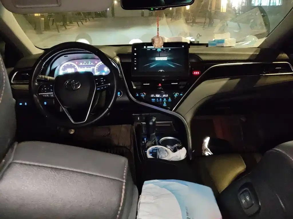 Toyota Camry — миниатюра 13