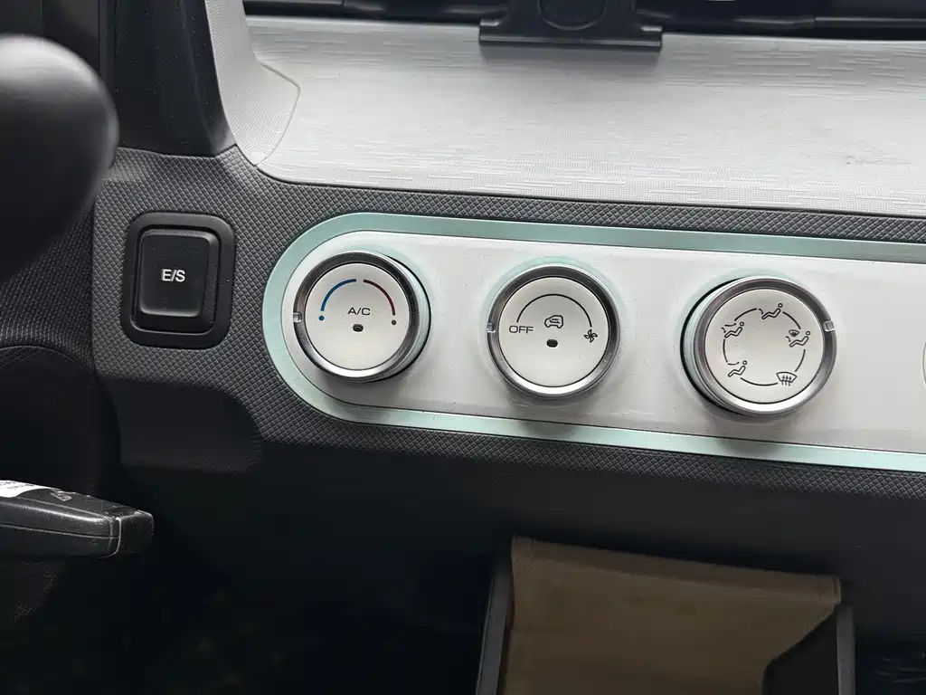 Wuling MINIEV — миниатюра 12