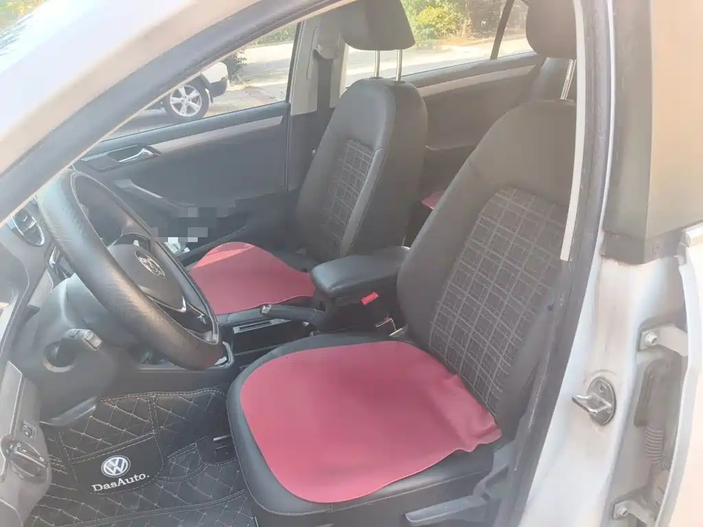 Volkswagen Jetta — миниатюра 11