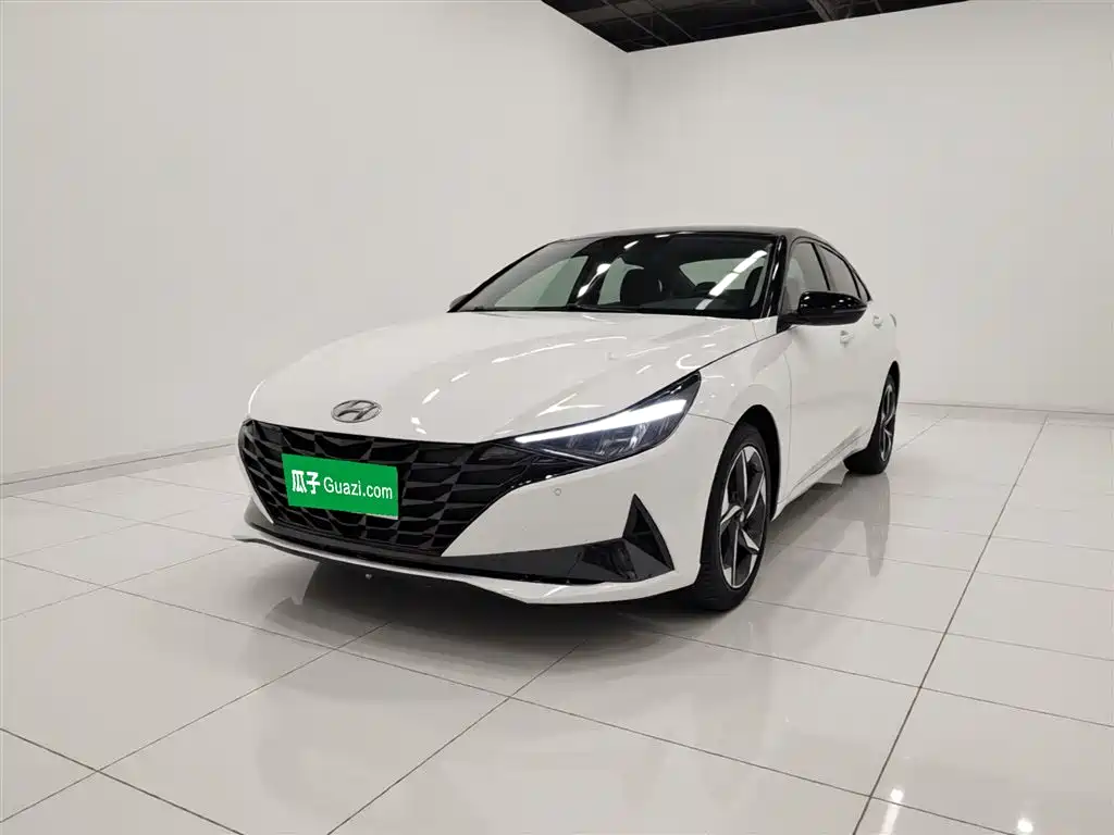 Hyundai Elantra 2022