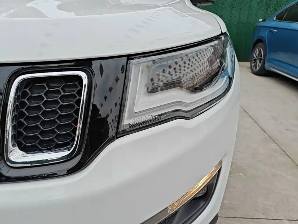 Jeep Compass — миниатюра 24