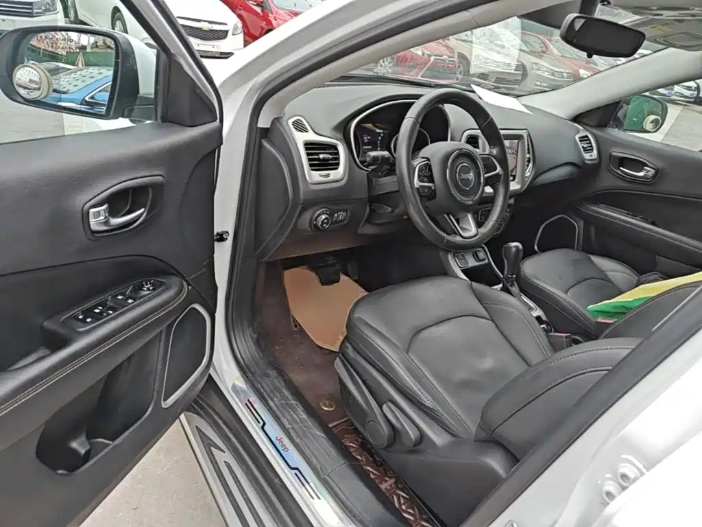 Jeep Compass — миниатюра 16