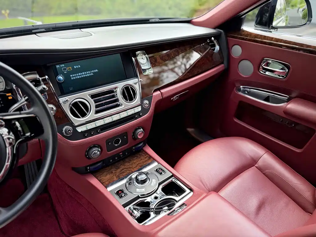 Rolls-Royce Ghost — миниатюра 14